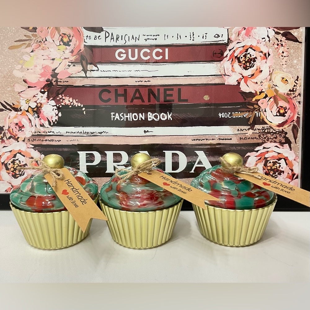 🕯️🌸 Set of 3 Handmade Scented Candles with Red Rose Design - Picture 4 of 6